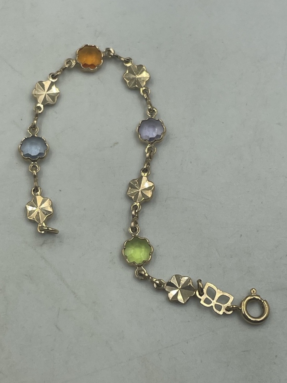 Delicate Gold Floral-Link Bracelet for Women